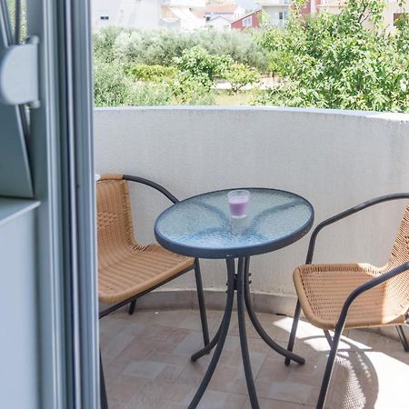 Apartments Dovana Kastela Luaran gambar